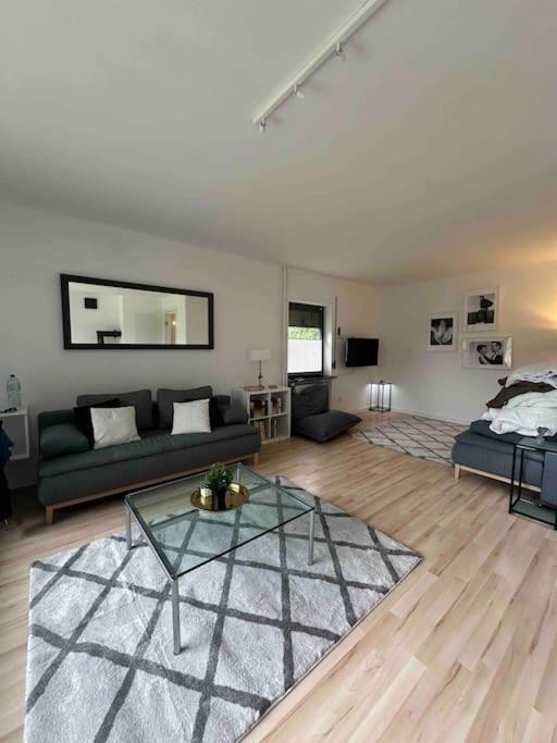 Apartment Hoepen 125qm 4 Schlafzimmer Citynah 5 Zi. Parkplatz Terasse Wifi