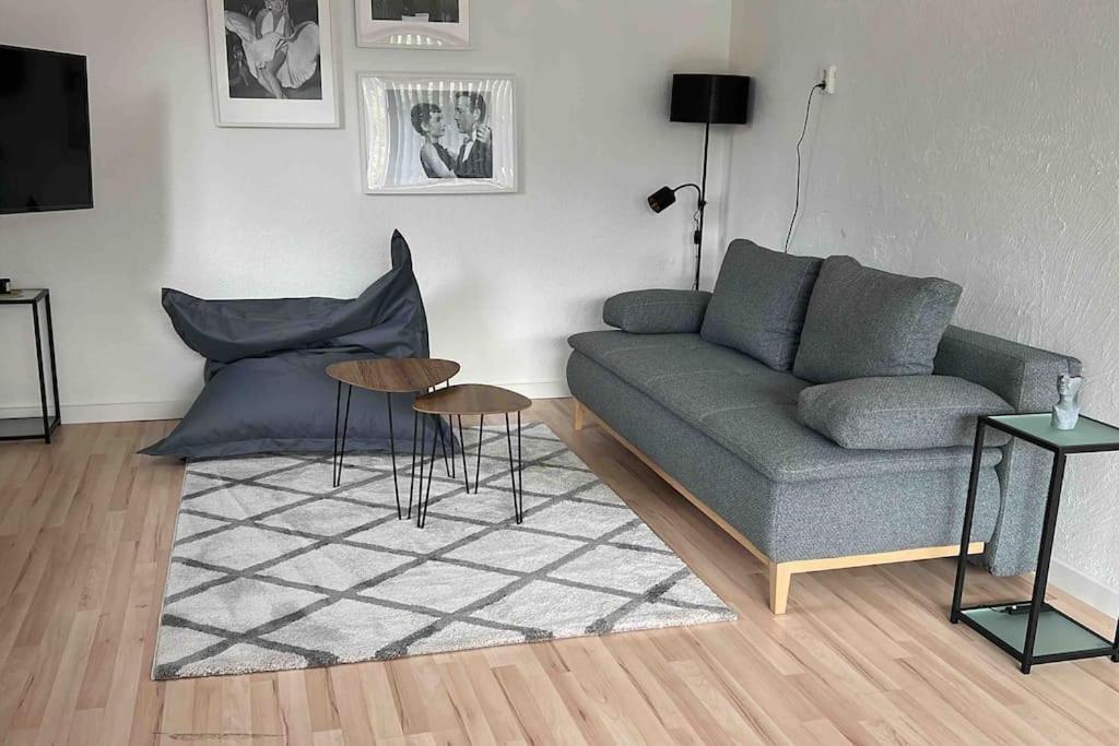 Hoepen 125qm 4 Schlafzimmer Citynah 5 Zi. Parkplatz Terasse Wifi Apartment *