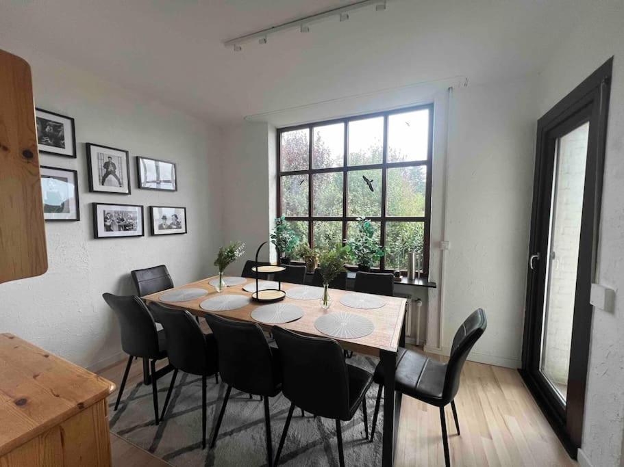 Hoepen 125qm 4 Schlafzimmer Citynah 5 Zi. Parkplatz Terasse Wifi Apartment Seevetal