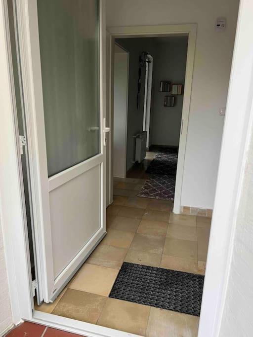 Hoepen 125qm 4 Schlafzimmer Citynah 5 Zi. Parkplatz Terasse Wifi Apartment