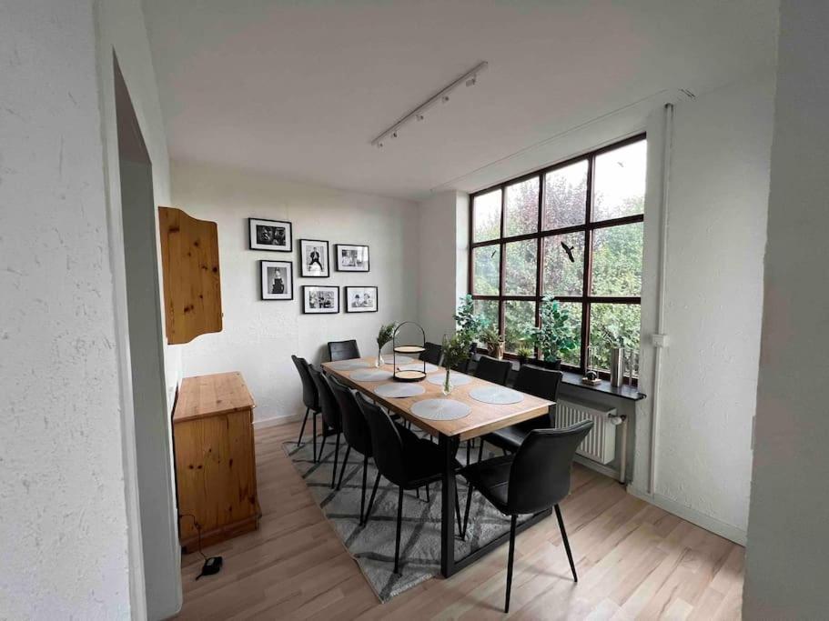 Hoepen 125qm 4 Schlafzimmer Citynah 5 Zi. Parkplatz Terasse Wifi *