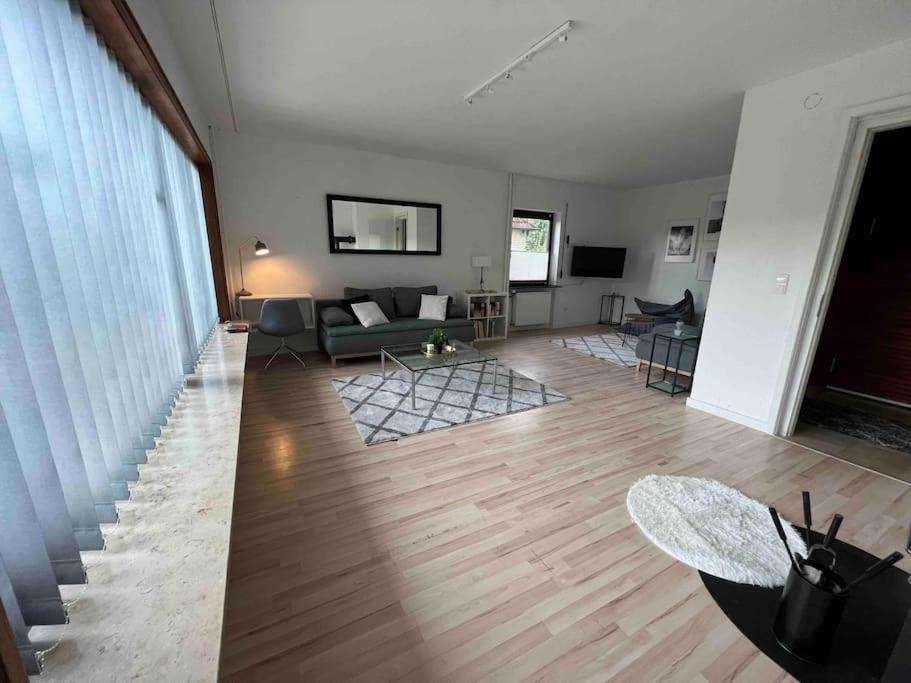 Apartment Hoepen 125qm 4 Schlafzimmer Citynah 5 Zi. Parkplatz Terasse Wifi