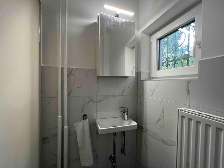 Hoepen 125qm 4 Schlafzimmer Citynah 5 Zi. Parkplatz Terasse Wifi Apartment