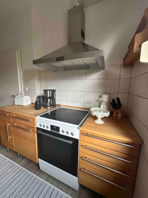 Hoepen 125qm 4 Schlafzimmer Citynah 5 Zi. Parkplatz Terasse Wifi *