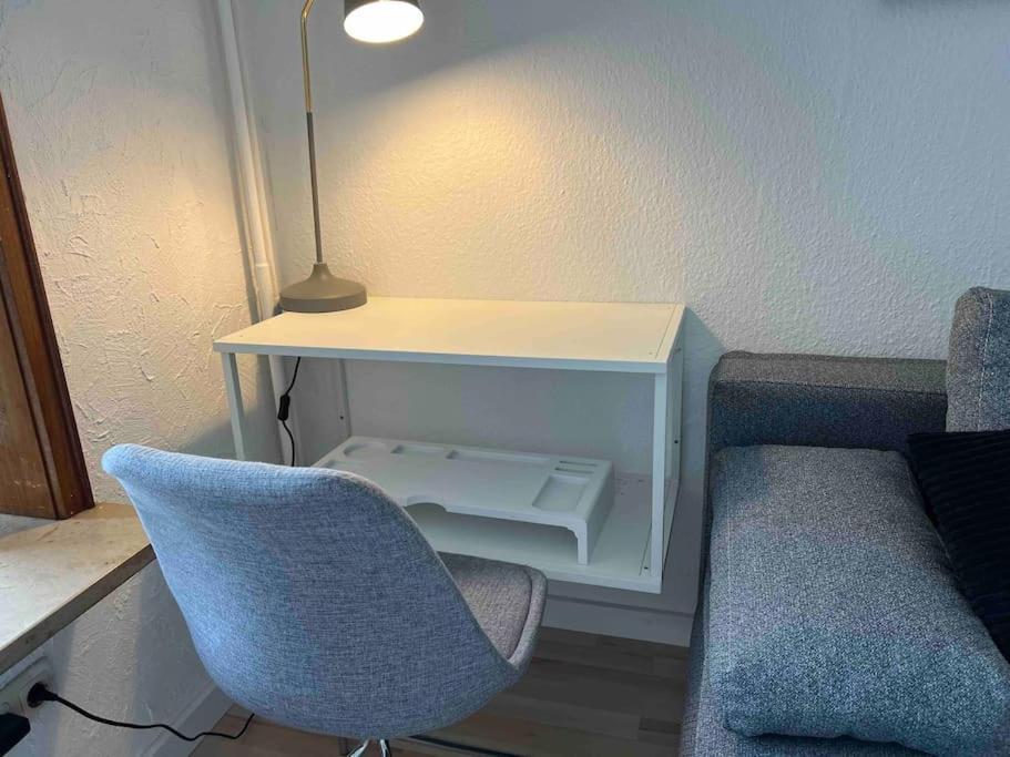 Hoepen 125qm 4 Schlafzimmer Citynah 5 Zi. Parkplatz Terasse Wifi Apartment Seevetal