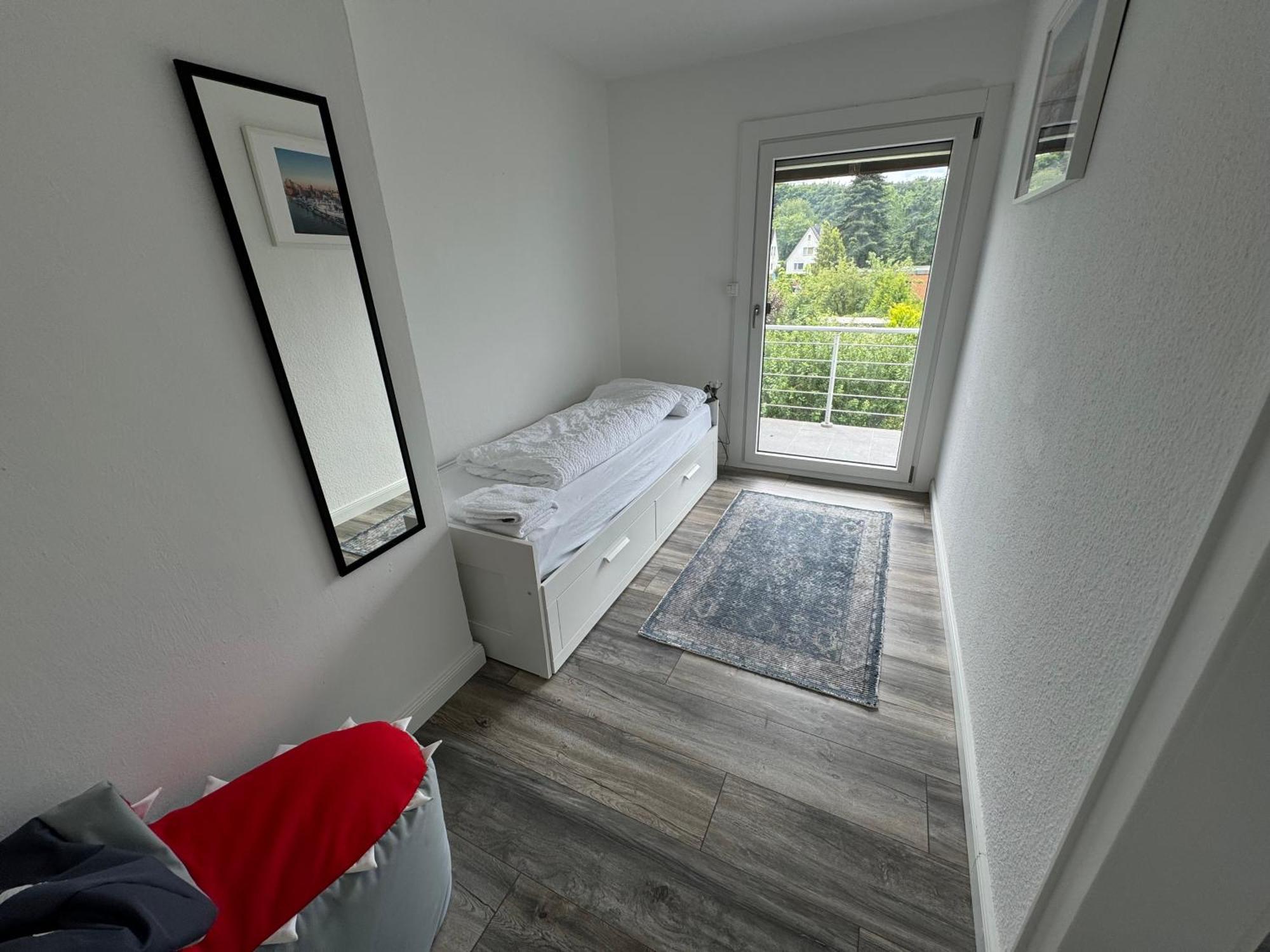 Hoepen 125qm 4 Schlafzimmer Citynah 5 Zi. Parkplatz Terasse Wifi Seevetal