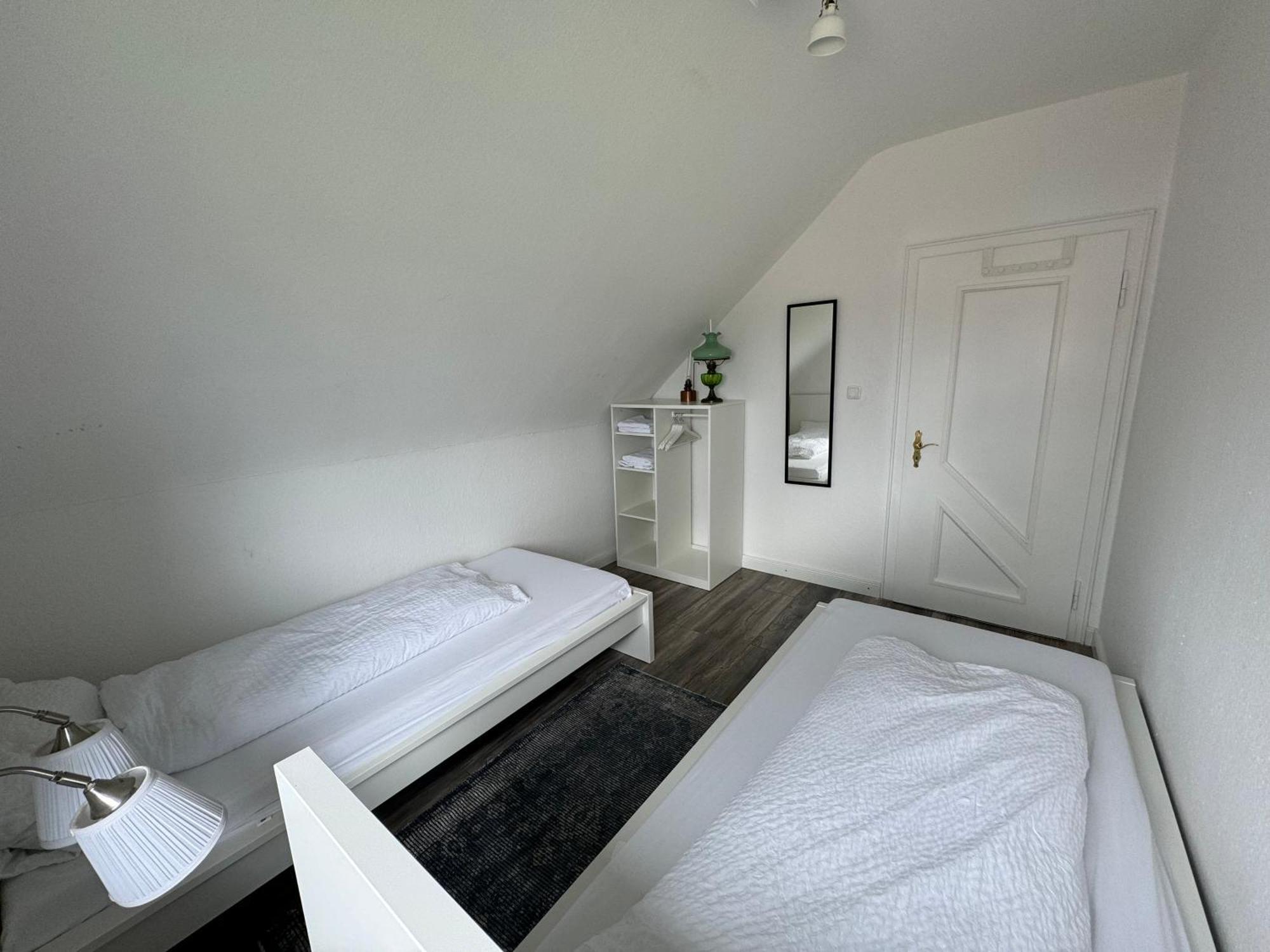 Apartment Hoepen 125qm 4 Schlafzimmer Citynah 5 Zi. Parkplatz Terasse Wifi *