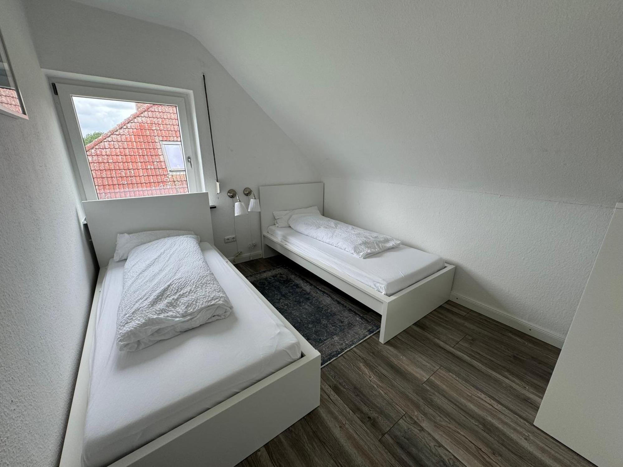 Hoepen 125qm 4 Schlafzimmer Citynah 5 Zi. Parkplatz Terasse Wifi Apartment Seevetal
