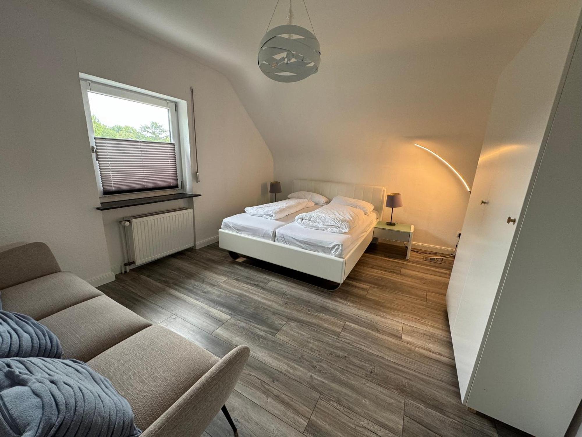 Apartment Hoepen 125qm 4 Schlafzimmer Citynah 5 Zi. Parkplatz Terasse Wifi Seevetal