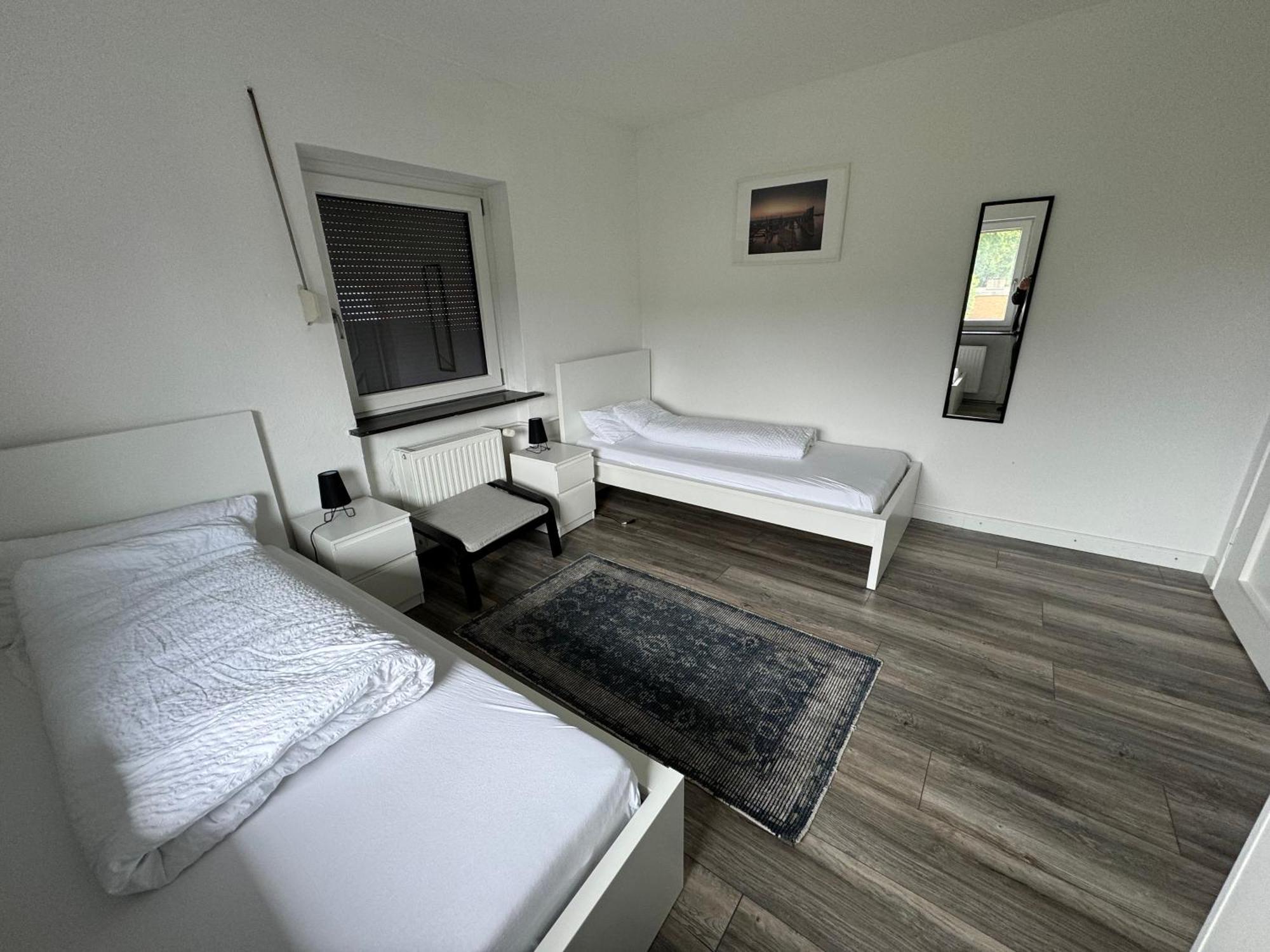 Hoepen 125qm 4 Schlafzimmer Citynah 5 Zi. Parkplatz Terasse Wifi